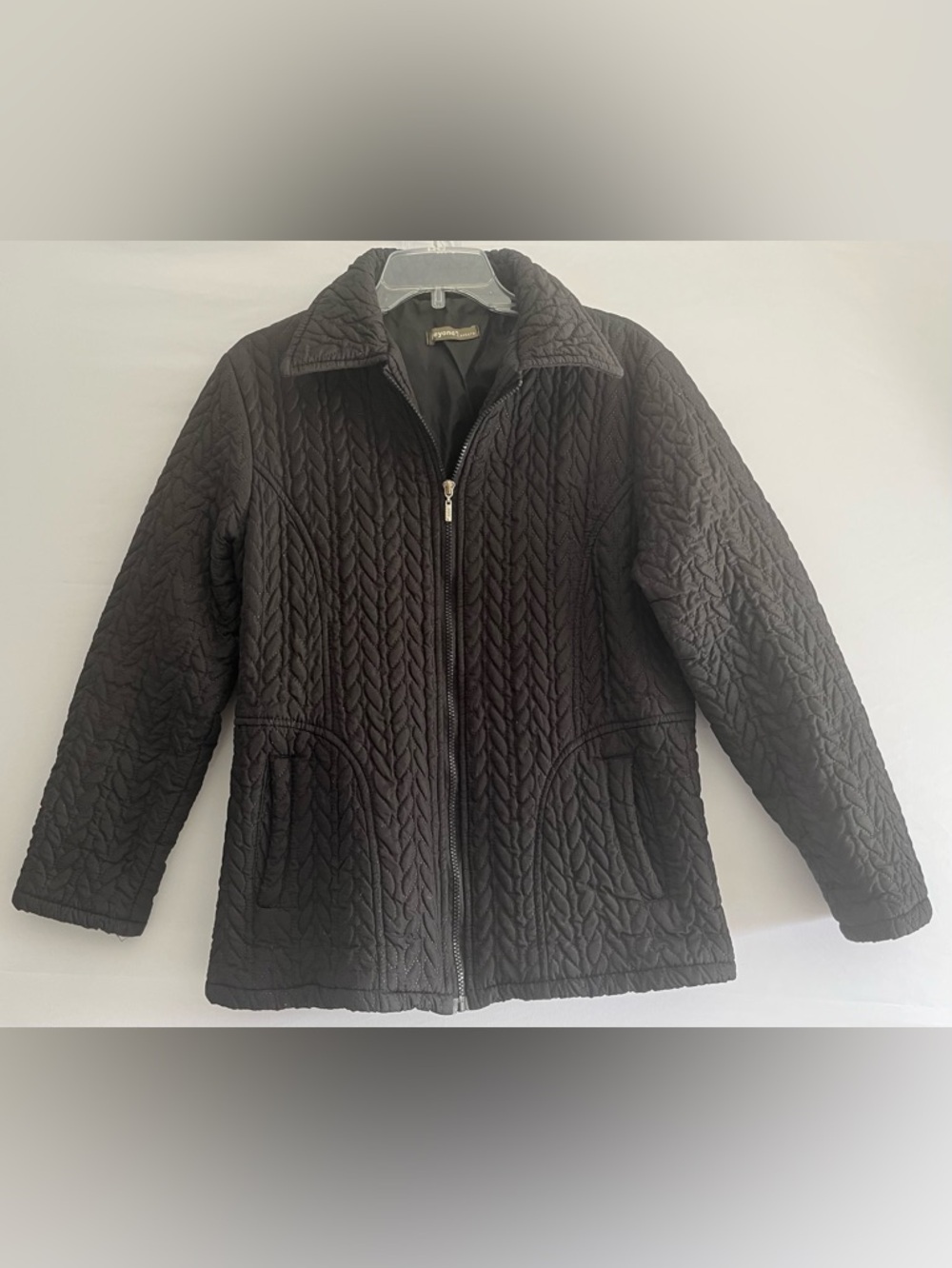 Beyond Quilted Knit Texture Zip Jacket in Onyx
